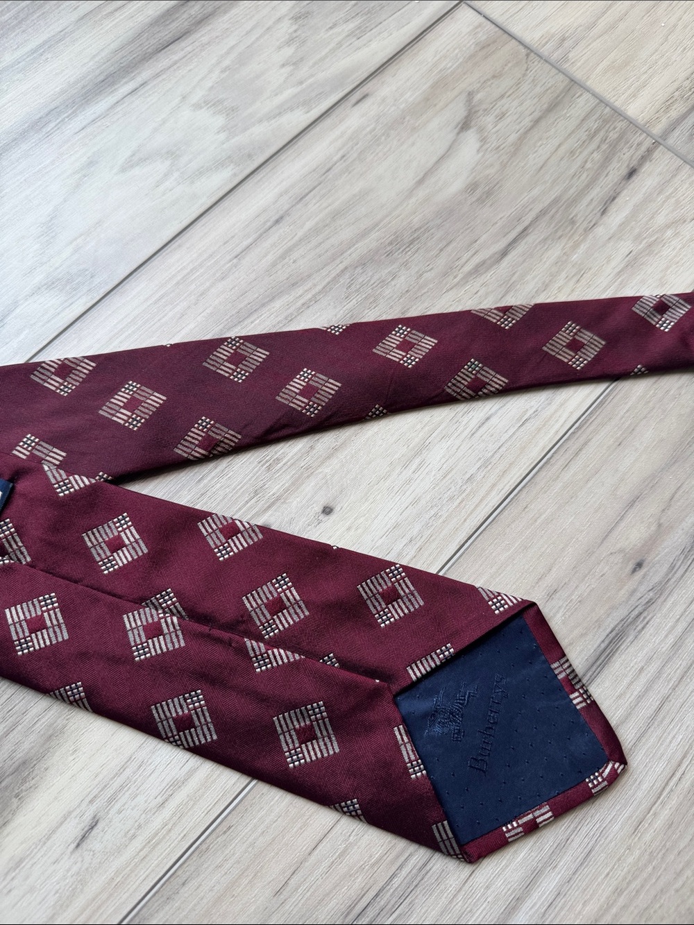 Vintage Burberrys of London tie - Picture 5 of 7